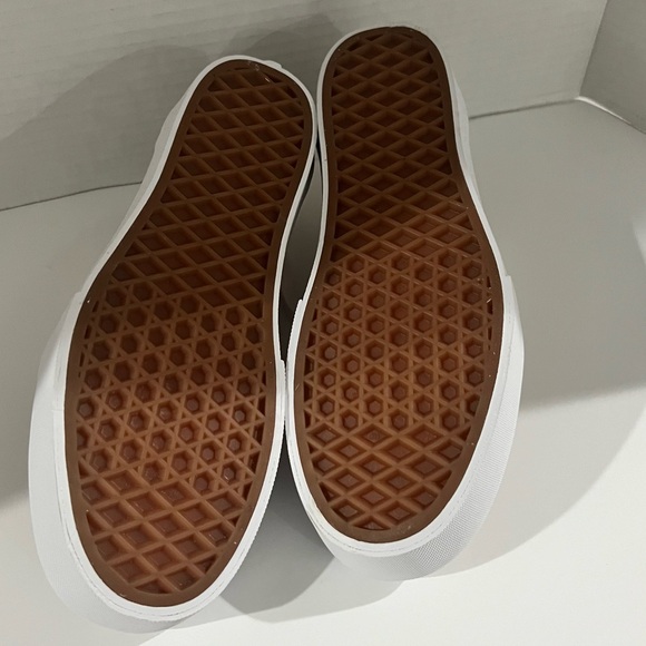 Women’s platform Vans - colorblock pink & beige!! Never worn, NWT! Size 5! - Picture 4 of 7